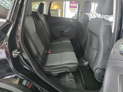 2017 Ford Escape SE   - Photo 16 - Hamilton, OH 45015