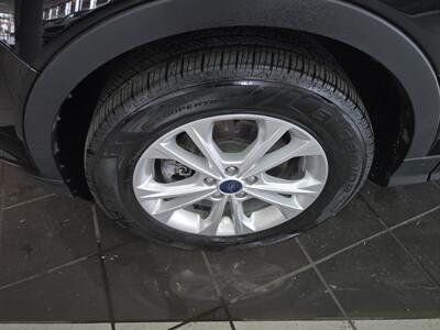 2017 Ford Escape SE   - Photo 35 - Hamilton, OH 45015