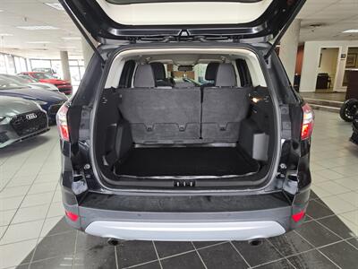 2017 Ford Escape SE   - Photo 33 - Hamilton, OH 45015