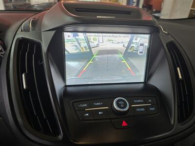 2017 Ford Escape SE   - Photo 21 - Hamilton, OH 45015
