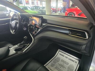 2024 Toyota Camry SE   - Photo 12 - Hamilton, OH 45015