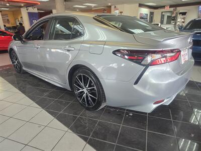 2024 Toyota Camry SE   - Photo 6 - Hamilton, OH 45015