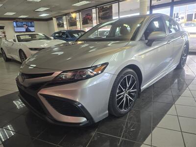 2024 Toyota Camry SE   - Photo 1 - Hamilton, OH 45015