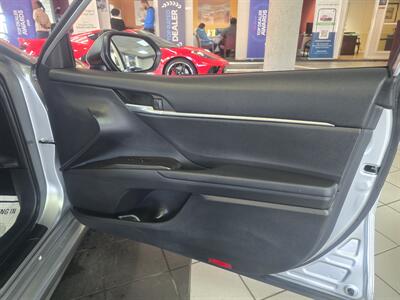 2024 Toyota Camry SE   - Photo 13 - Hamilton, OH 45015