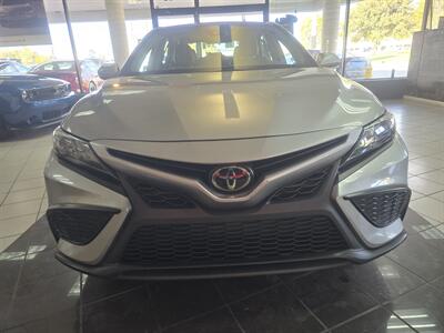 2024 Toyota Camry SE   - Photo 2 - Hamilton, OH 45015