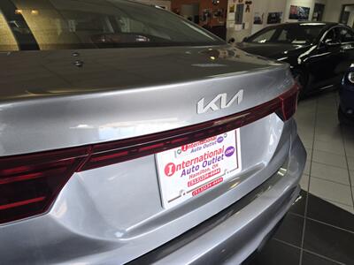 2024 Kia Forte LXS   - Photo 24 - Hamilton, OH 45015