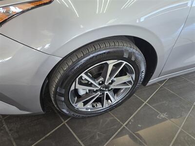 2024 Kia Forte LXS   - Photo 25 - Hamilton, OH 45015