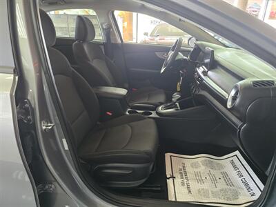 2024 Kia Forte LXS   - Photo 14 - Hamilton, OH 45015