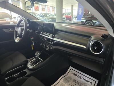 2024 Kia Forte LXS   - Photo 13 - Hamilton, OH 45015