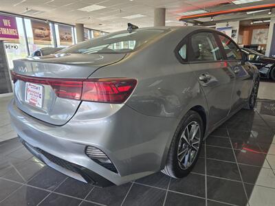 2024 Kia Forte LXS   - Photo 4 - Hamilton, OH 45015