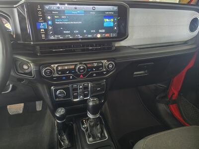 2024 Jeep Wrangler Sahara 4xe 4DR WAGON 4X4 - Photo 20 - Hamilton, OH 45015