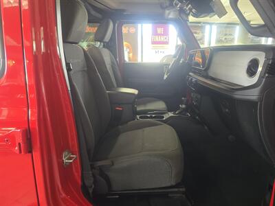 2024 Jeep Wrangler Sahara 4xe 4DR WAGON 4X4 - Photo 12 - Hamilton, OH 45015