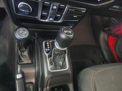 2024 Jeep Wrangler Sahara 4xe 4DR WAGON 4X4 - Photo 17 - Hamilton, OH 45015