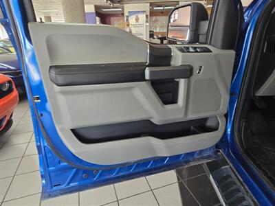 2017 Ford F-150 XLT SUPER CREW 4X4 - Photo 7 - Hamilton, OH 45015