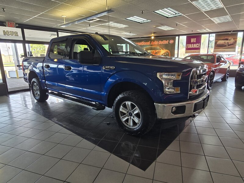 2017 Ford F-150 XLT SUPER CREW 4X4 - Photo 3 - Hamilton, OH 45015