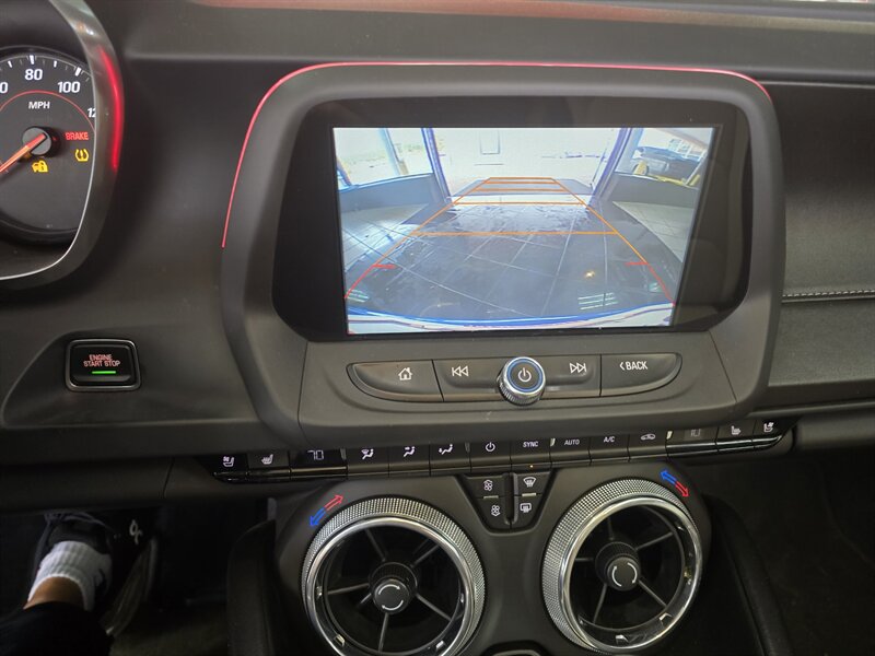 2017 Chevrolet Camaro LT - Photo 22 - Hamilton, OH 45015
