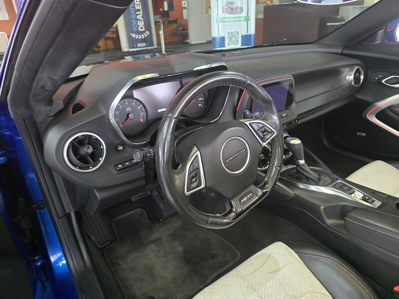 2017 Chevrolet Camaro LT - Photo 8 - Hamilton, OH 45015