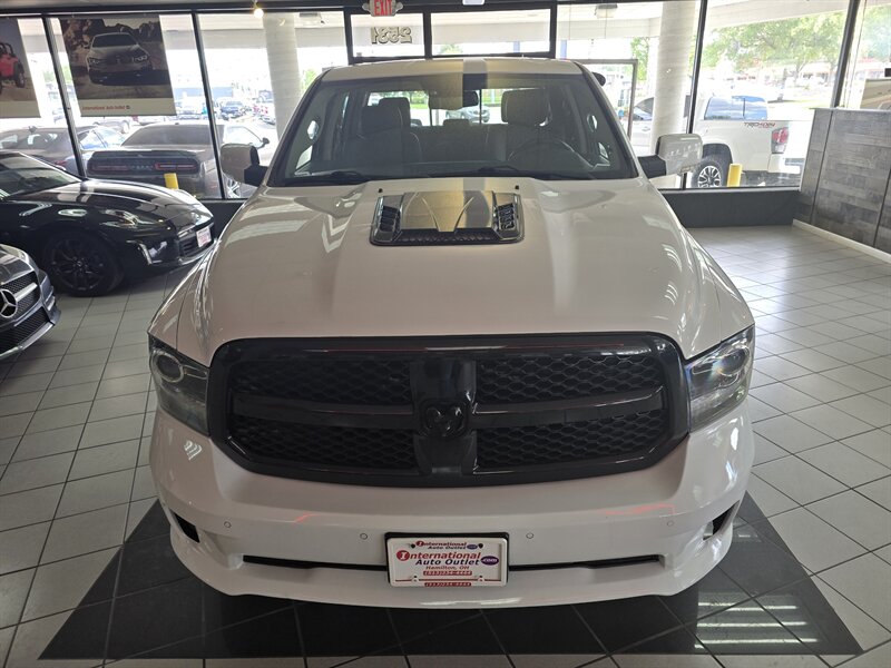 2018 RAM 1500 Night 4DR CREW CAB 4X4 - Photo 4 - Hamilton, OH 45015