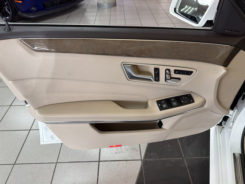 2014 Mercedes-Benz E 350 Sport 4MATIC - Photo 21 - Hamilton, OH 45015