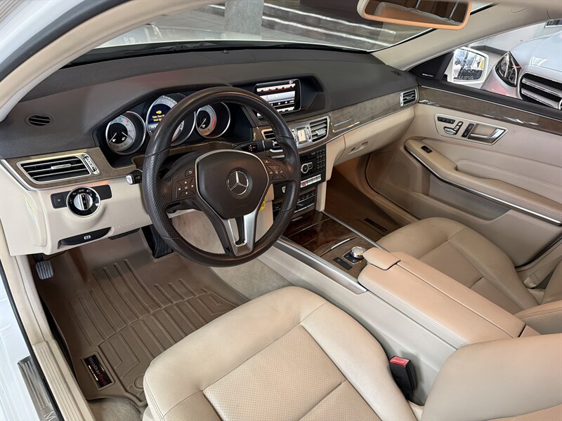 2014 Mercedes-Benz E 350 Sport 4MATIC - Photo 11 - Hamilton, OH 45015