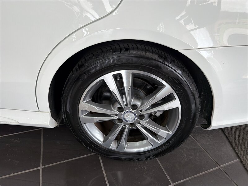 2014 Mercedes-Benz E 350 Sport 4MATIC - Photo 36 - Hamilton, OH 45015