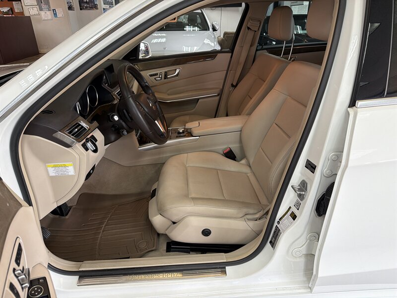 2014 Mercedes-Benz E 350 Sport 4MATIC - Photo 9 - Hamilton, OH 45015