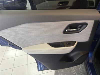 2021 Nissan Rogue SV 4DR SUV AWD   - Photo 17 - Hamilton, OH 45015