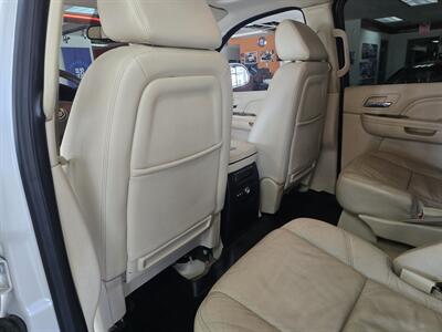 2008 Cadillac Escalade ESV Base 4DR SUV AWD - Photo 12 - Hamilton, OH 45015