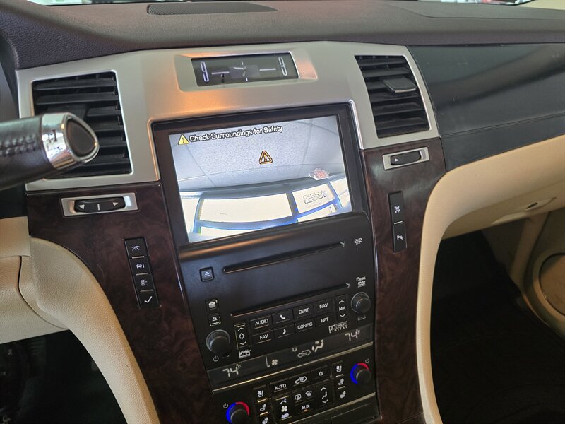 2008 Cadillac Escalade ESV Base 4DR SUV AWD - Photo 27 - Hamilton, OH 45015