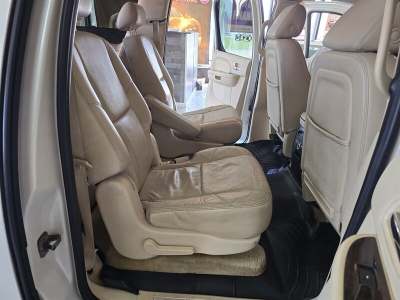 2008 Cadillac Escalade ESV Base 4DR SUV AWD - Photo 23 - Hamilton, OH 45015