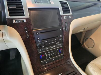 2008 Cadillac Escalade ESV Base 4DR SUV AWD - Photo 26 - Hamilton, OH 45015