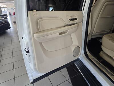 2008 Cadillac Escalade ESV Base 4DR SUV AWD - Photo 11 - Hamilton, OH 45015