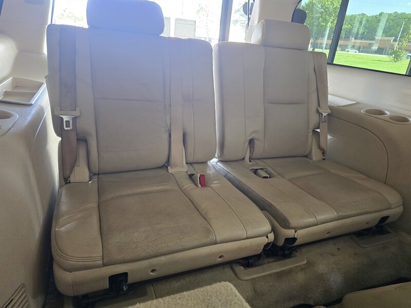 2008 Cadillac Escalade ESV Base 4DR SUV AWD - Photo 21 - Hamilton, OH 45015