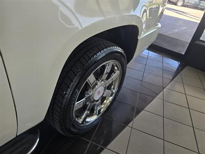 2008 Cadillac Escalade ESV Base 4DR SUV AWD - Photo 40 - Hamilton, OH 45015