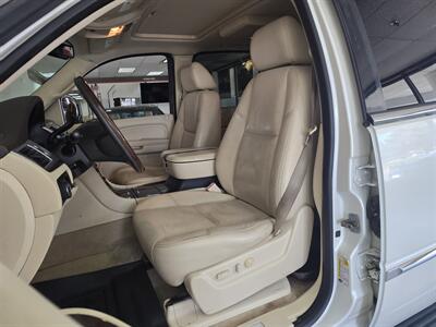 2008 Cadillac Escalade ESV Base 4DR SUV AWD - Photo 10 - Hamilton, OH 45015
