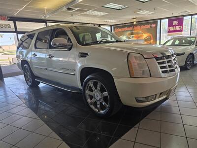 2008 Cadillac Escalade ESV Base 4DR SUV AWD - Photo 3 - Hamilton, OH 45015