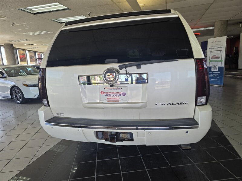 2008 Cadillac Escalade ESV Base 4DR SUV AWD - Photo 6 - Hamilton, OH 45015