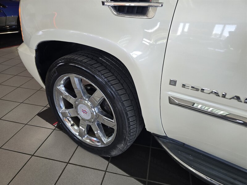 2008 Cadillac Escalade ESV Base 4DR SUV AWD - Photo 35 - Hamilton, OH 45015