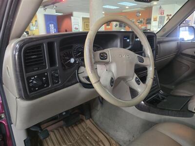 2004 GMC Yukon Denali 4DR SUV AWD - Photo 8 - Hamilton, OH 45015