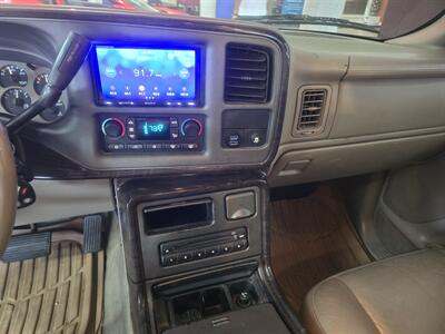 2004 GMC Yukon Denali 4DR SUV AWD - Photo 25 - Hamilton, OH 45015