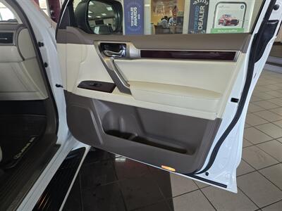2018 Lexus GX 460 4DR SUV AWD   - Photo 15 - Hamilton, OH 45015