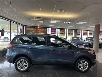 2018 Ford Escape SE 4DR SUV   - Photo 5 - Hamilton, OH 45015