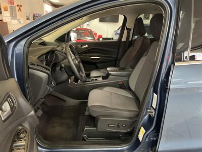 2018 Ford Escape SE 4DR SUV   - Photo 9 - Hamilton, OH 45015