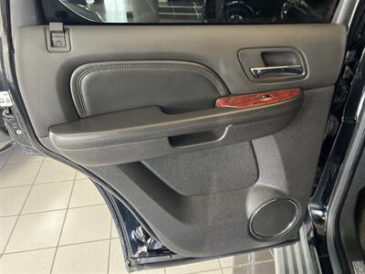 2013 Cadillac Escalade LUXURY4DR SUV AWD   - Photo 20 - Hamilton, OH 45015