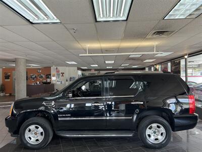 2013 Cadillac Escalade LUXURY4DR SUV AWD   - Photo 2 - Hamilton, OH 45015