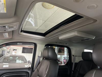 2013 Cadillac Escalade LUXURY4DR SUV AWD   - Photo 15 - Hamilton, OH 45015