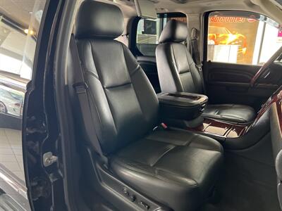 2013 Cadillac Escalade LUXURY4DR SUV AWD   - Photo 26 - Hamilton, OH 45015