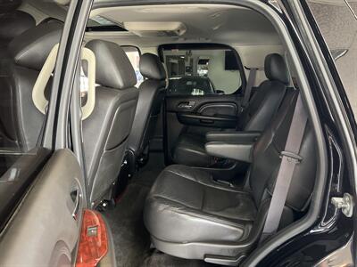 2013 Cadillac Escalade LUXURY4DR SUV AWD   - Photo 17 - Hamilton, OH 45015