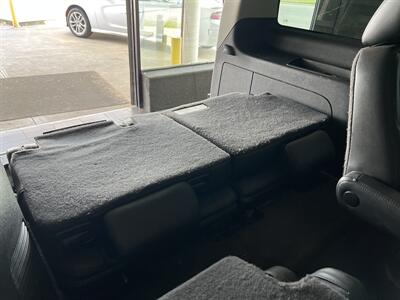 2013 Cadillac Escalade LUXURY4DR SUV AWD   - Photo 22 - Hamilton, OH 45015