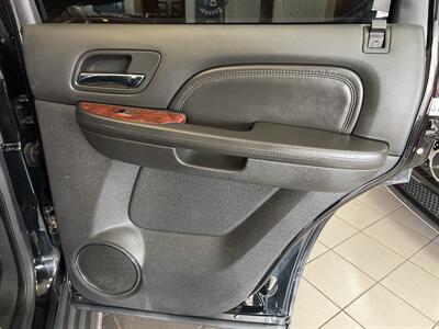 2013 Cadillac Escalade LUXURY4DR SUV AWD   - Photo 24 - Hamilton, OH 45015
